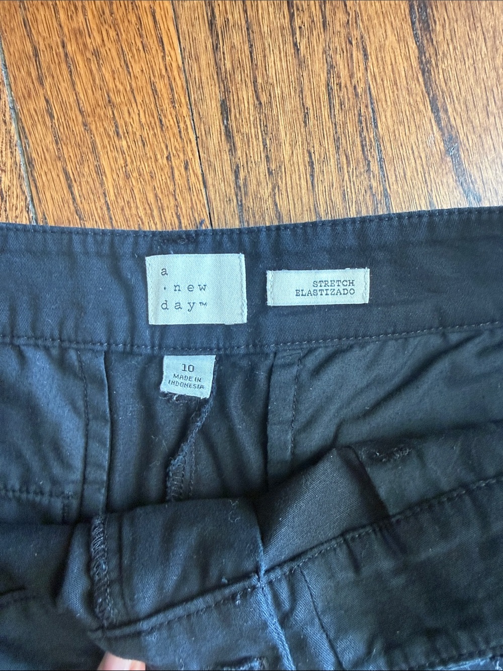 a new day Black Women's Casual Chino Shorts - Picture 2 of 3